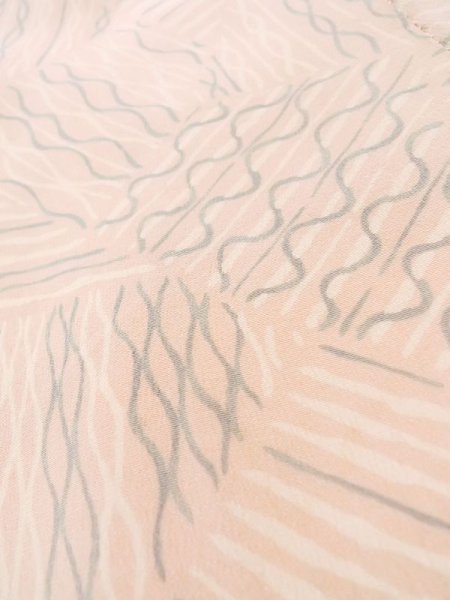 画像9: L0914S  羽織 女性用着物  シルク(正絹)   桃色, 波 【中古】 【USED】 【リサイクル】 ★☆☆☆☆ (9)