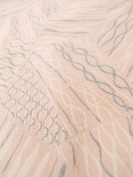 画像10: L0914S  羽織 女性用着物  シルク(正絹)   桃色, 波 【中古】 【USED】 【リサイクル】 ★☆☆☆☆ (10)