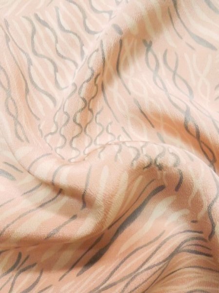 画像11: L0914S  羽織 女性用着物  シルク(正絹)   桃色, 波 【中古】 【USED】 【リサイクル】 ★☆☆☆☆ (11)