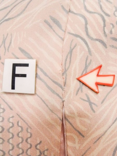 画像19: L0914S  羽織 女性用着物  シルク(正絹)   桃色, 波 【中古】 【USED】 【リサイクル】 ★☆☆☆☆ (19)