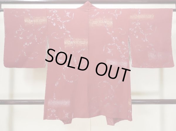 画像2: L0914Y  羽織 女性用着物  シルク（正絹）   赤色, 唐草 【中古】 【USED】 【リサイクル】 ★★☆☆☆ (2)