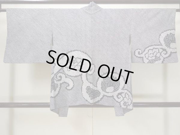 画像2: L0915B  羽織 女性用着物  シルク（正絹）   黒, 花 【中古】 【USED】 【リサイクル】 ★★★☆☆ (2)