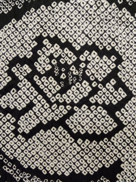 画像4: L0915B  羽織 女性用着物  シルク（正絹）   黒, 花 【中古】 【USED】 【リサイクル】 ★★★☆☆ (4)