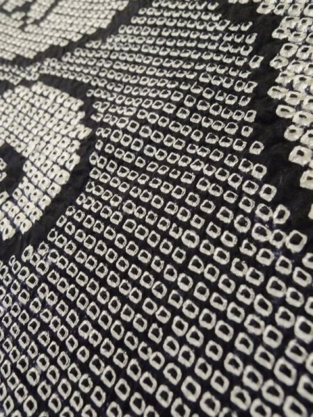 画像9: L0915B  羽織 女性用着物  シルク（正絹）   黒, 花 【中古】 【USED】 【リサイクル】 ★★★☆☆ (9)