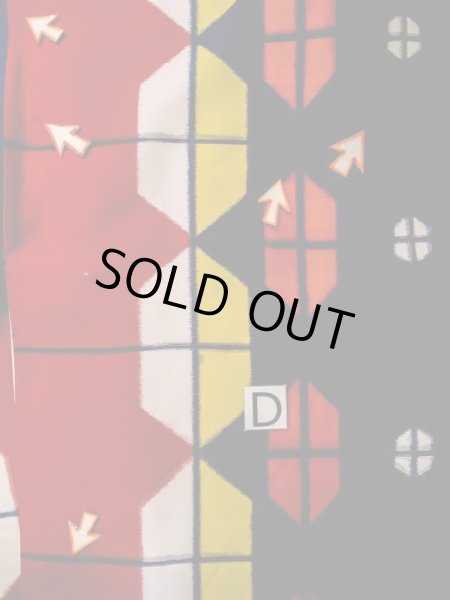 画像17: L0915D  羽織 女性用着物  シルク(正絹)   赤色, 幾何学模様 【中古】 【USED】 【リサイクル】 ★☆☆☆☆ (17)