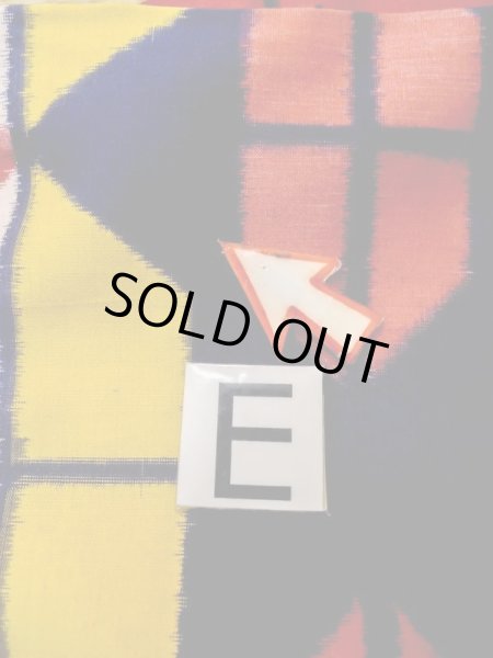 画像18: L0915D  羽織 女性用着物  シルク(正絹)   赤色, 幾何学模様 【中古】 【USED】 【リサイクル】 ★☆☆☆☆ (18)