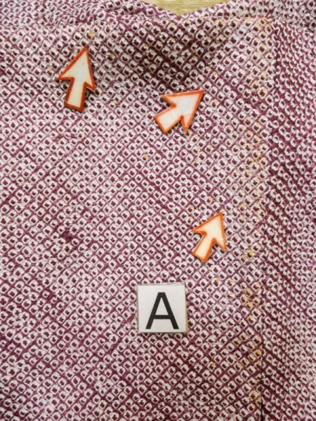 画像13: L0921B  羽織 女性用着物  シルク(正絹)  深い えんじ, 流水 【中古】 【USED】 【リサイクル】 ★★☆☆☆ (13)