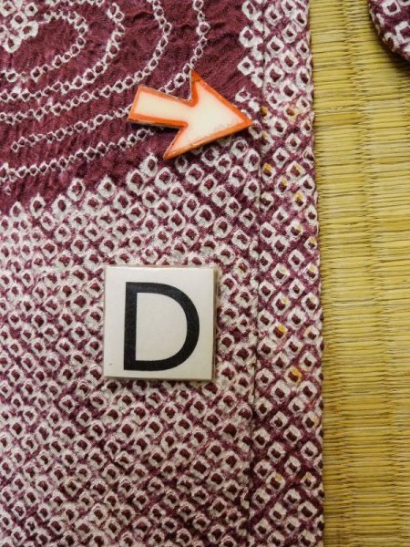 画像16: L0921B  羽織 女性用着物  シルク(正絹)  深い えんじ, 流水 【中古】 【USED】 【リサイクル】 ★★☆☆☆ (16)