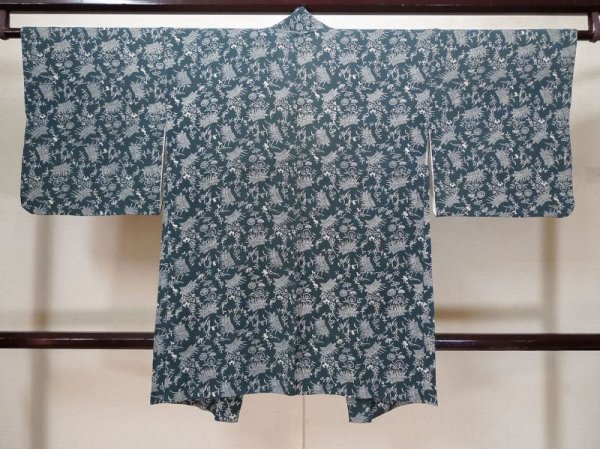 画像2: L0921E  羽織 女性用着物  シルク(正絹)  淡い 青, 花 【中古】 【USED】 【リサイクル】 ★★★☆☆ (2)