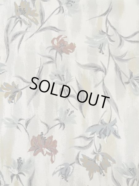 画像4: L0921L  羽織 女性用着物  シルク(正絹)   オフ ホワイト, 花 【中古】 【USED】 【リサイクル】 ★★☆☆☆ (4)