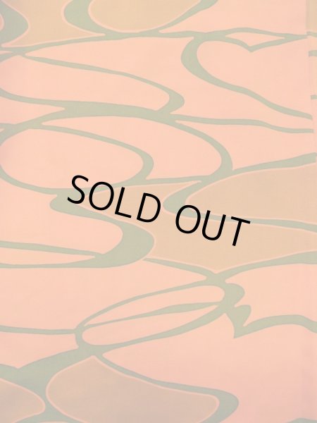 画像4: L0921R Mint  羽織 女性用着物  シルク（正絹）  淡い 橙色, 抽象的模様 【中古】 【USED】 【リサイクル】 ★★★★★ (4)