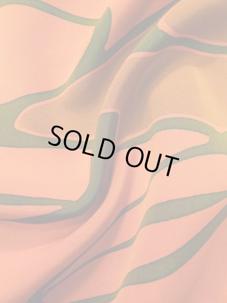 画像11: L0921R Mint  羽織 女性用着物  シルク（正絹）  淡い 橙色, 抽象的模様 【中古】 【USED】 【リサイクル】 ★★★★★ (11)