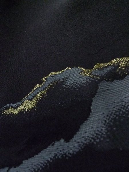 画像9: L0921Z  羽織 女性用着物  シルク(正絹)   黒, 山 【中古】 【USED】 【リサイクル】 ★★★★☆ (9)