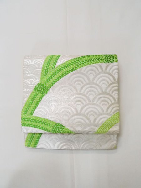 画像2: L1005I 袋帯 女性用着物 シルク(正絹)  光沢のある 銀色 青海波 【中古】 【USED】 【リサイクル】 ★★★☆☆ (2)