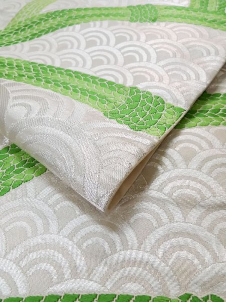 画像11: L1005I 袋帯 女性用着物 シルク(正絹)  光沢のある 銀色 青海波 【中古】 【USED】 【リサイクル】 ★★★☆☆ (11)