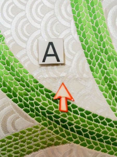 画像12: L1005I 袋帯 女性用着物 シルク(正絹)  光沢のある 銀色 青海波 【中古】 【USED】 【リサイクル】 ★★★☆☆ (12)