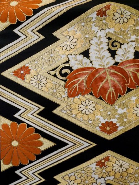 画像3: L1006A 袋帯 女性用着物 シルク(正絹)   黒 菊 【中古】 【USED】 【リサイクル】 ★★★★☆ (3)