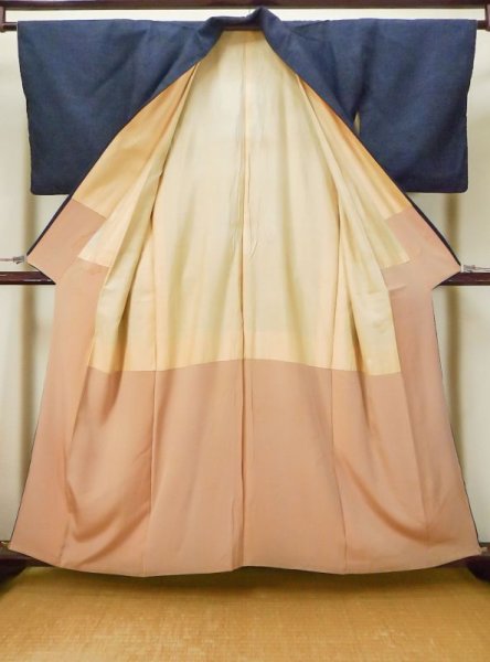 画像2: L1019G  紬 女性用着物  シルク（正絹）  深い 青,  【中古】 【USED】 【リサイクル】 ★★★☆☆ (2)