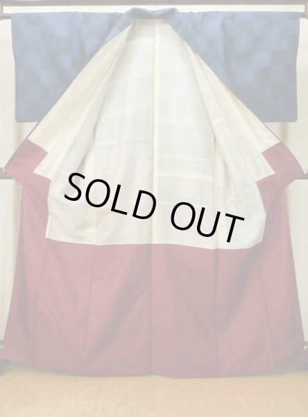 画像2: L1019I  紬 女性用着物 市松模様 シルク(正絹)  深い 青,  【中古】 【USED】 【リサイクル】 ★★★☆☆ (2)