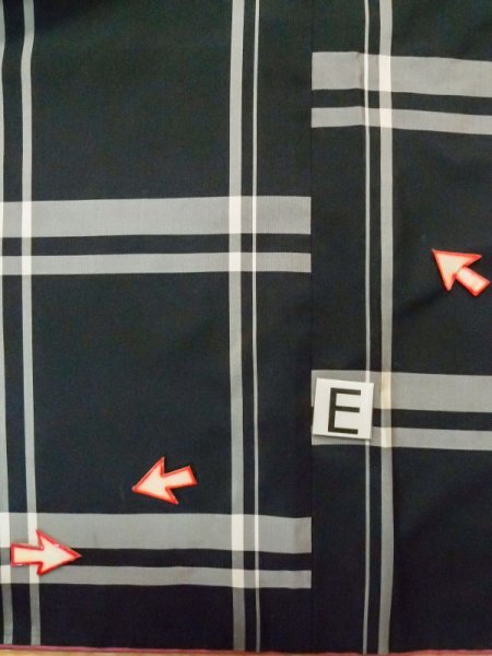 画像16: L1019Q  紬 女性用着物 裏、染み黄変多数 シルク(正絹)   黒, チェック柄 【中古】 【USED】 【リサイクル】 ★★☆☆☆ (16)
