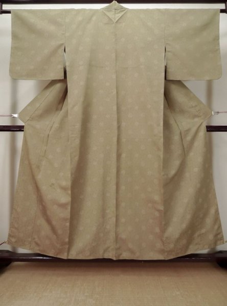 画像1: L1019U  織 女性用着物  シルク（正絹） 淡い 茶色み 黄緑色, 抽象的模様 【中古】 【USED】 【リサイクル】 ★★☆☆☆ (1)