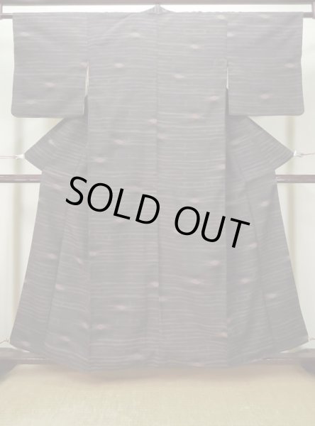 画像1: L1019X  織 女性用着物  シルク(正絹)  深い 茶色, 線 【中古】 【USED】 【リサイクル】 ★★★☆☆ (1)