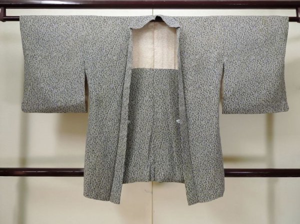画像1: L1026E  羽織 女性用着物  シルク（正絹）   灰色, 抽象的模様 【中古】 【USED】 【リサイクル】 ★★☆☆☆ (1)