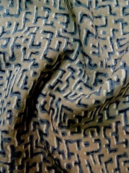 画像10: L1026E  羽織 女性用着物  シルク(正絹)   灰色, 抽象的模様 【中古】 【USED】 【リサイクル】 ★★☆☆☆ (10)