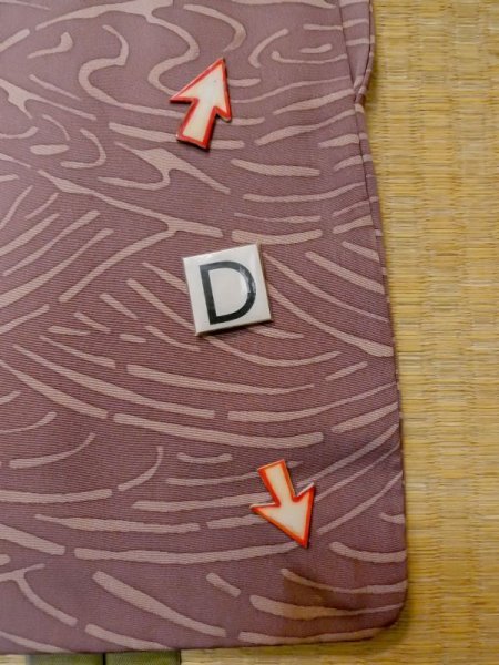 画像17: L1026S  羽織 女性用着物  シルク(正絹)  淡い 紫色, 抽象的模様 【中古】 【USED】 【リサイクル】 ★★☆☆☆ (17)