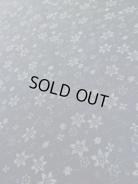 画像8: L1026X Mint  羽織 女性用着物  シルク(正絹)  淡い 紺, 花 【中古】 【USED】 【リサイクル】 ★★★★☆ (8)