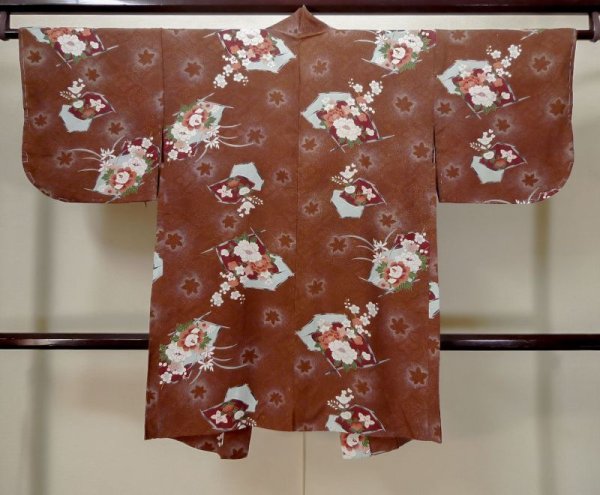 画像2: L1026Z  羽織 女性用着物  シルク(正絹)  淡い 茶色, 花 【中古】 【USED】 【リサイクル】 ★☆☆☆☆ (2)