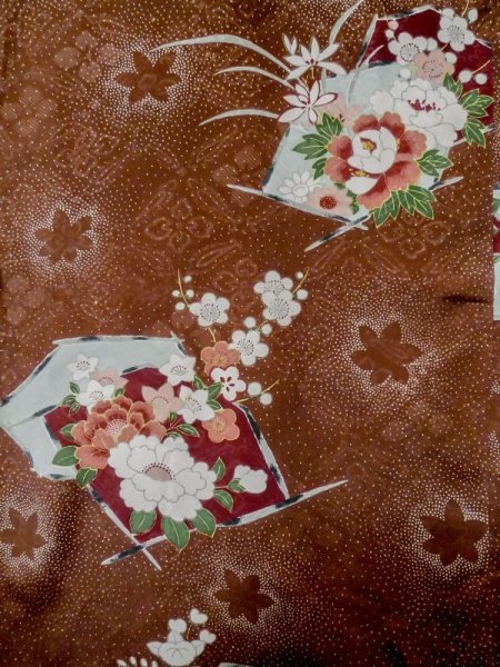 画像4: L1026Z  羽織 女性用着物  シルク(正絹)  淡い 茶色, 花 【中古】 【USED】 【リサイクル】 ★☆☆☆☆ (4)