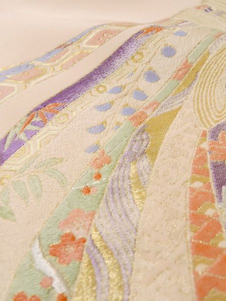 画像8: L1027D  羽織 女性用着物 熨斗 シルク(正絹) 淡い 薄い 桃色, 菊 【中古】 【USED】 【リサイクル】 ★★☆☆☆ (8)