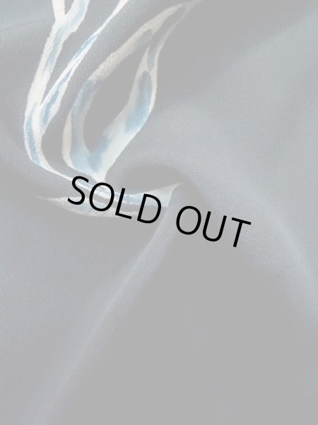 画像11: L1104B  羽織 女性用着物  シルク(正絹)  深い 青, 花 【中古】 【USED】 【リサイクル】 ★★★☆☆ (11)