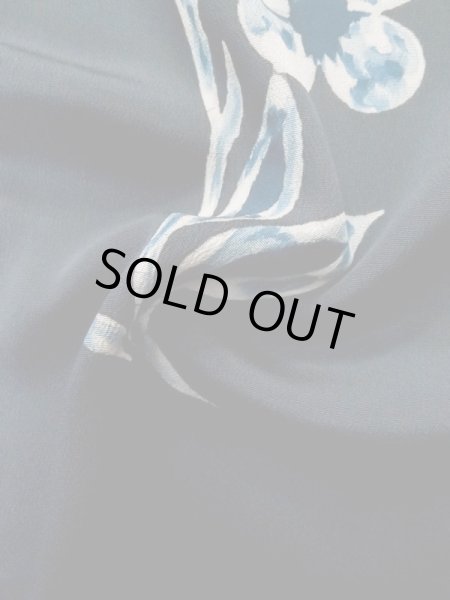 画像12: L1104B  羽織 女性用着物  シルク(正絹)  深い 青, 花 【中古】 【USED】 【リサイクル】 ★★★☆☆ (12)