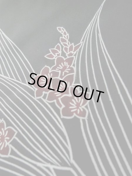 画像8: L1104F Mint  羽織 女性用着物  シルク(正絹)   黒, 花 【中古】 【USED】 【リサイクル】 ★★★★★ (8)