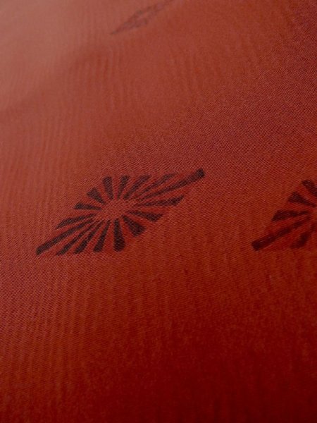 画像9: L1104G  羽織 女性用着物  シルク(正絹)   赤色, 菱 【中古】 【USED】 【リサイクル】 ★★★☆☆ (9)