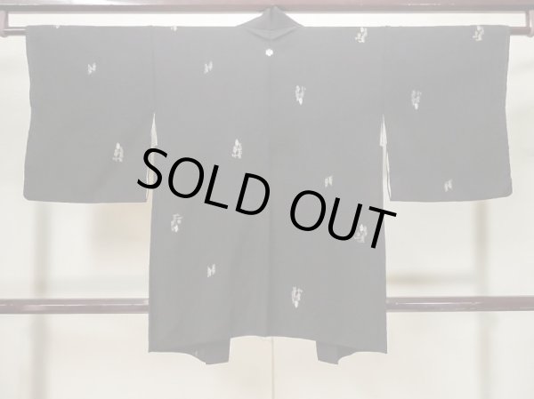 画像2: L1104R Mint  羽織 女性用着物  シルク(正絹)   黒, 抽象的模様 【中古】 【USED】 【リサイクル】 ★★★★☆ (2)