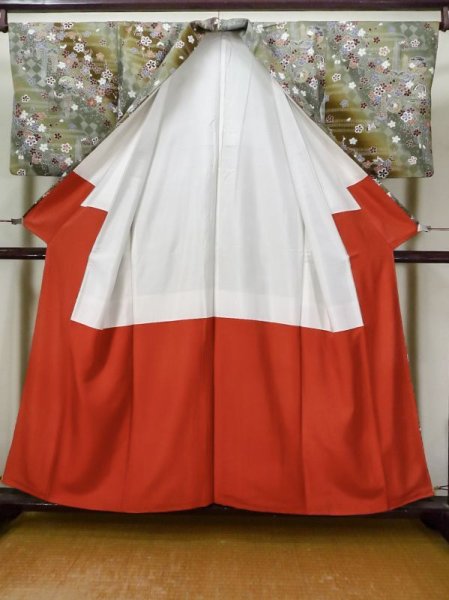 画像2: L1116A Mint  小紋 女性用着物  シルク(正絹)  淡い 茶色, 桜 淡い【中古】 【USED】 【リサイクル】 ★★★★☆ (2)