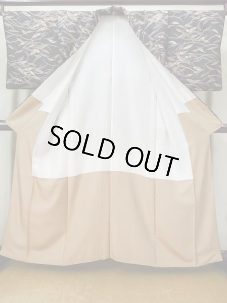 画像2: L1116D Mint  小紋 女性用着物  シルク(正絹)  深い 灰色, 花 【中古】 【USED】 【リサイクル】 ★★★★☆ (2)