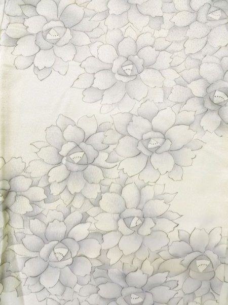 画像4: L1116H  小紋 女性用着物  シルク(正絹)   オフ ホワイト, 花 【中古】 【USED】 【リサイクル】 ★★☆☆☆ (4)
