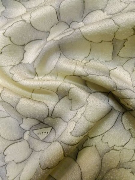 画像11: L1116H  小紋 女性用着物  シルク(正絹)   オフ ホワイト, 花 【中古】 【USED】 【リサイクル】 ★★☆☆☆ (11)