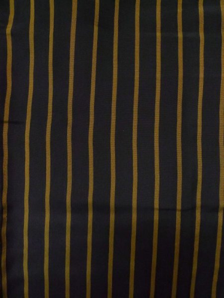 画像3: L1116L  小紋 女性用着物  シルク(正絹)   黒, 縞 【中古】 【USED】 【リサイクル】 ★☆☆☆☆ (3)