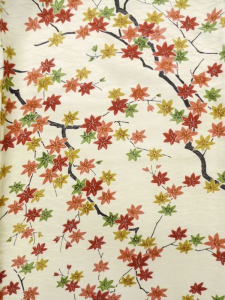 画像3: L1116N  小紋 女性用着物  シルク(正絹)   アイボリー, もみじ 【中古】 【USED】 【リサイクル】 ★★★★☆ (3)