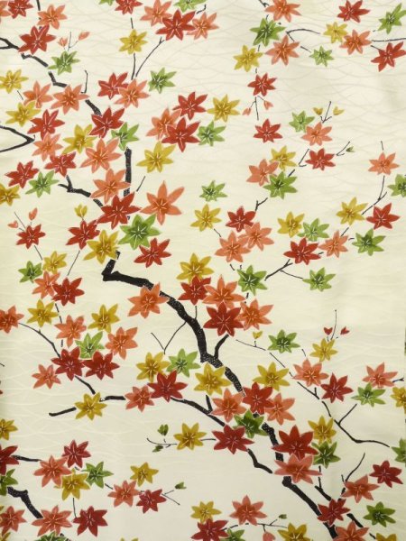 画像4: L1116N  小紋 女性用着物  シルク(正絹)   アイボリー, もみじ 【中古】 【USED】 【リサイクル】 ★★★★☆ (4)