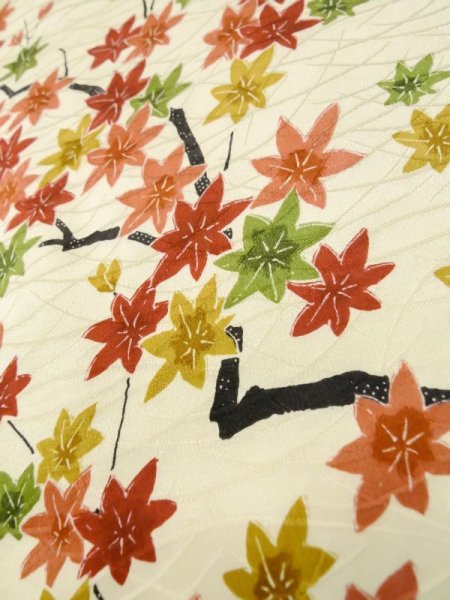 画像9: L1116N  小紋 女性用着物  シルク(正絹)   アイボリー, もみじ 【中古】 【USED】 【リサイクル】 ★★★★☆ (9)