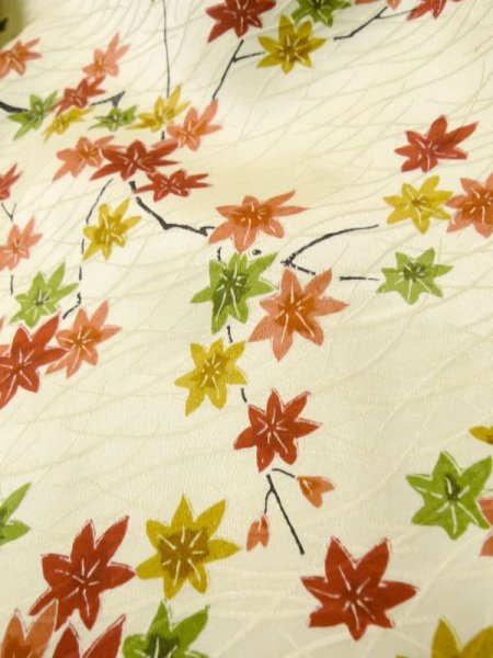画像11: L1116N  小紋 女性用着物  シルク(正絹)   アイボリー, もみじ 【中古】 【USED】 【リサイクル】 ★★★★☆ (11)