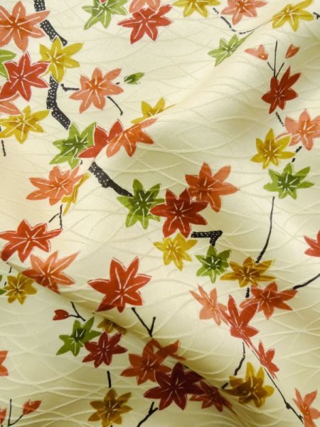 画像12: L1116N  小紋 女性用着物  シルク(正絹)   アイボリー, もみじ 【中古】 【USED】 【リサイクル】 ★★★★☆ (12)