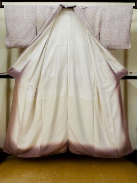 画像2: L1116W  小紋 女性用着物  シルク(正絹)   藤色, 花 【中古】 【USED】 【リサイクル】 ★★★☆☆ (2)