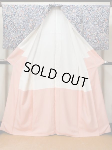 画像2: L1117B Mint  小紋 女性用着物  シルク(正絹)  深い 青, 唐花 【中古】 【USED】 【リサイクル】 ★★★★☆ (2)